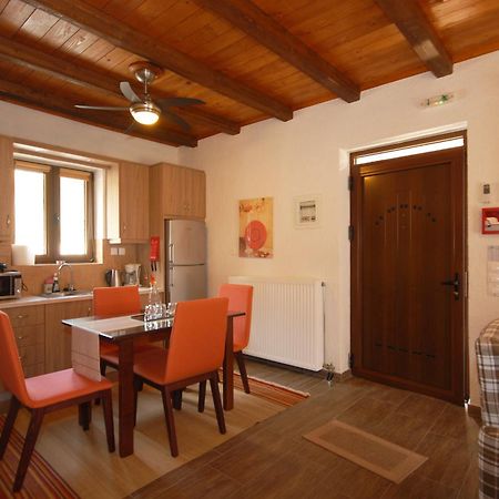 Omalia Village Ano Chora Habitación foto